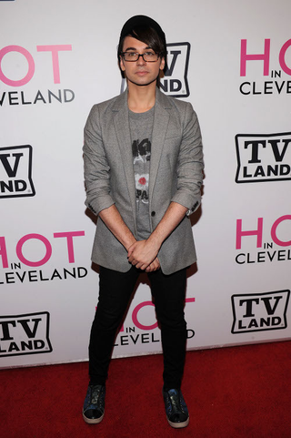 Illustration for article titled Hot in Cleveland's Red Carpet Was Nowhere Near Cleveland